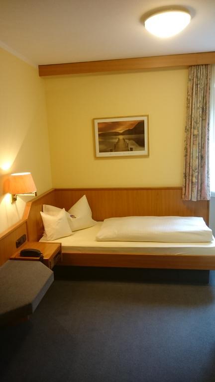 Hotel Am Wald Ottobrunn Kültér fotó