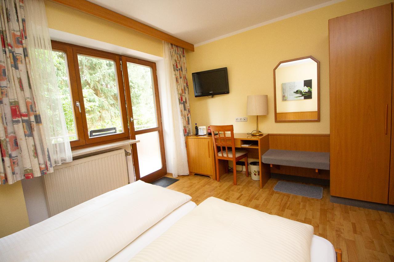 Hotel Am Wald Ottobrunn Kültér fotó