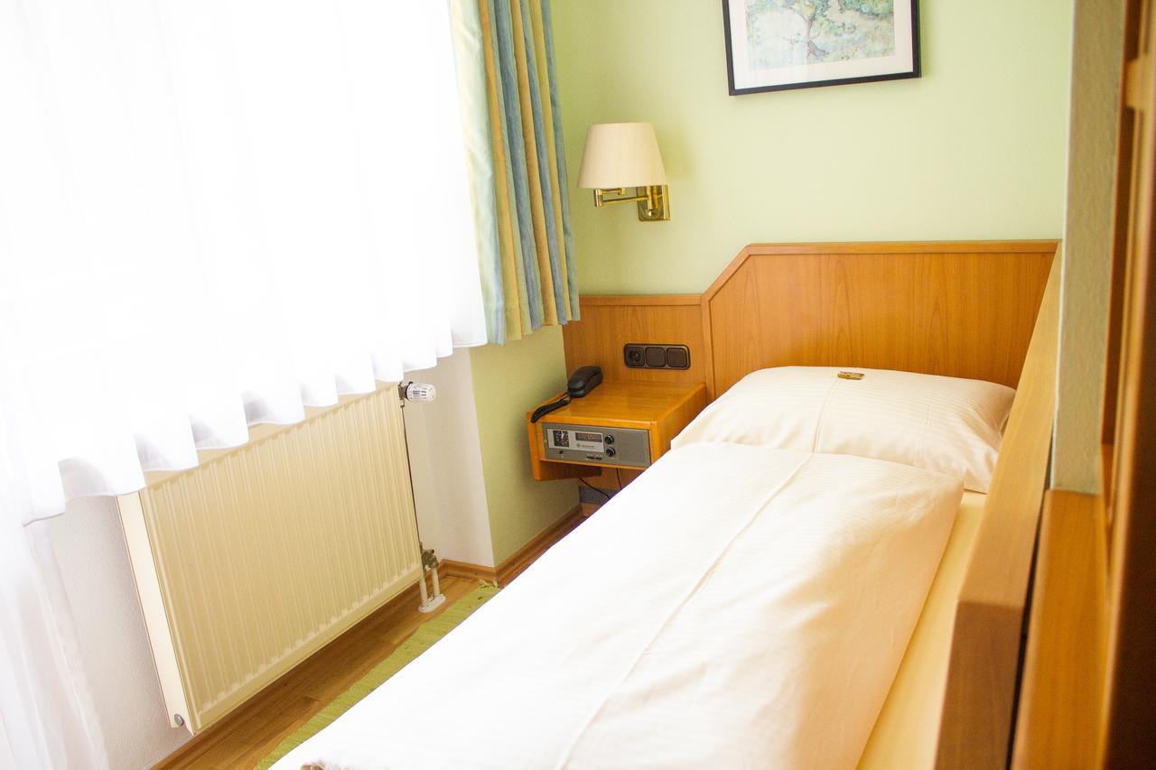 Hotel Am Wald Ottobrunn Kültér fotó